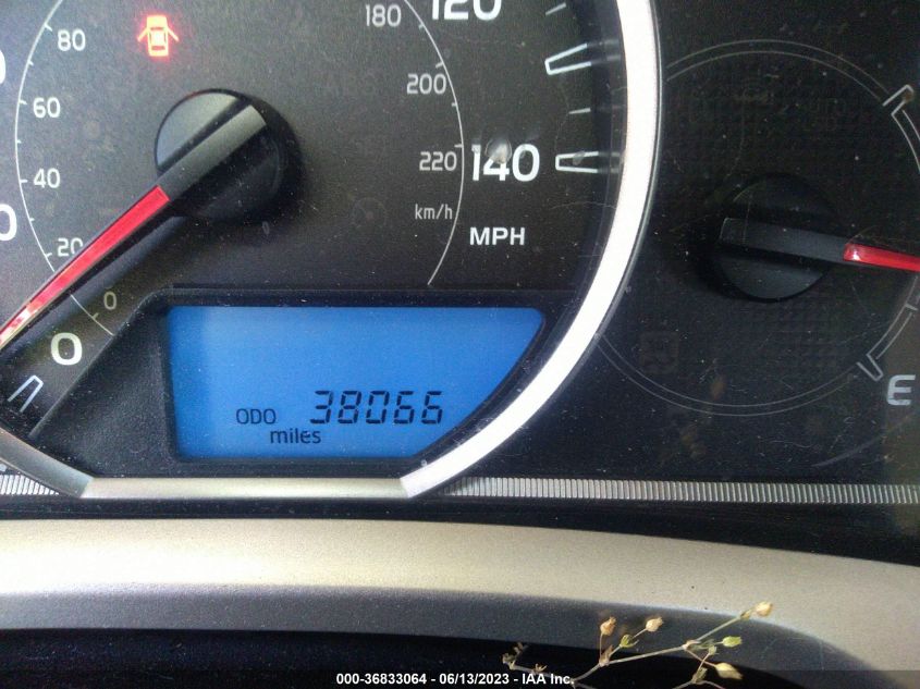 2015 TOYOTA RAV4 LE - JTMBFREV3FJ022903