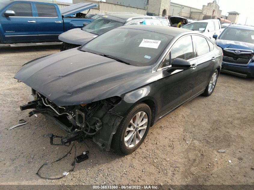 3FA6P0HD9LR187889 Ford Fusion SE 2