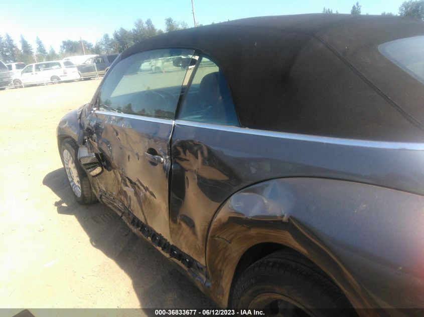 2013 VOLKSWAGEN BEETLE CONVERTIBLE 2.5L W/TECH 3VW5P7AT3DM812461