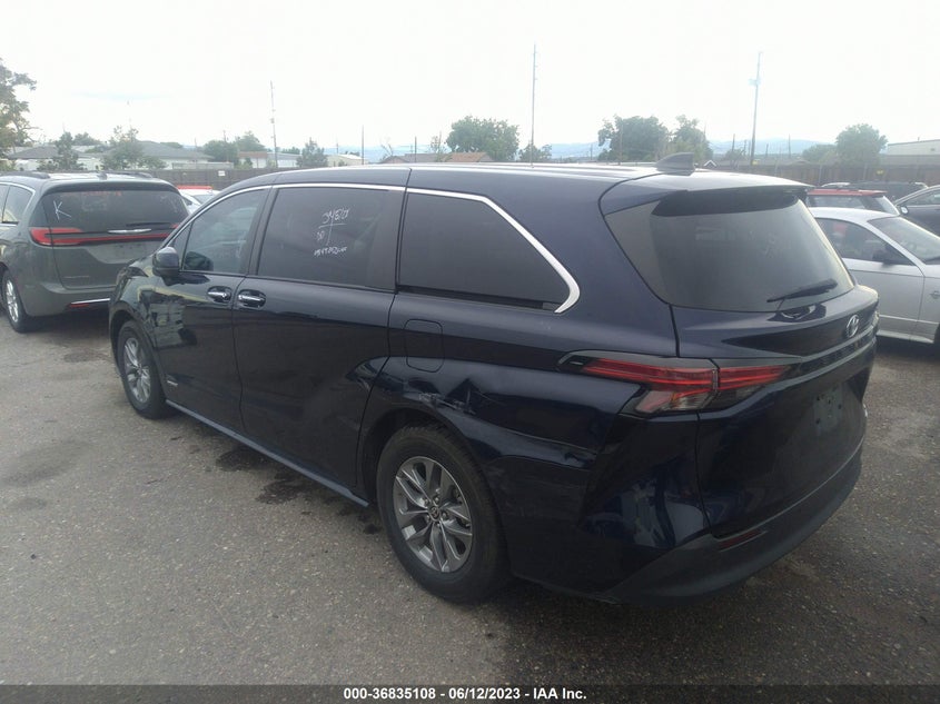 VIN 5TDYRKEC6MS032137 2021 TOYOTA SIENNA XLE