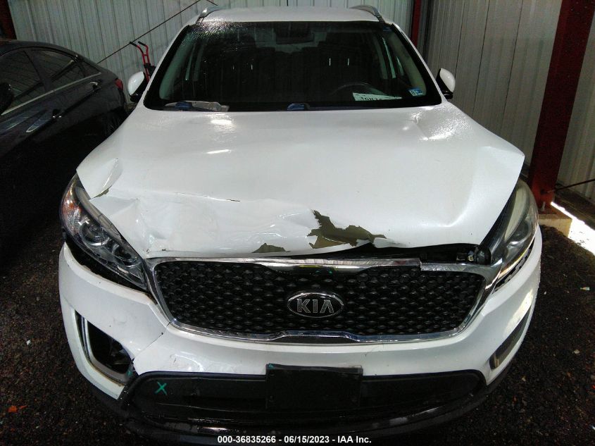 2016 KIA SORENTO LX - 5XYPGDA52GG108426