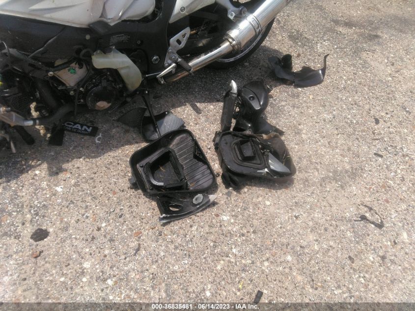 2006 SUZUKI GSX1300 R JS1GW71A962101509