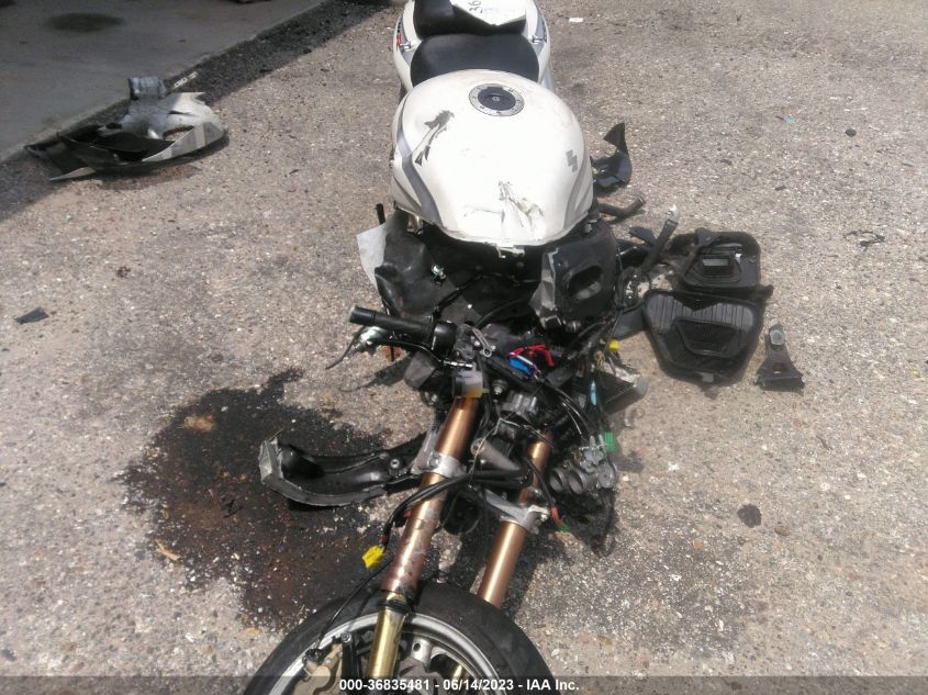 2006 SUZUKI GSX1300 R JS1GW71A962101509