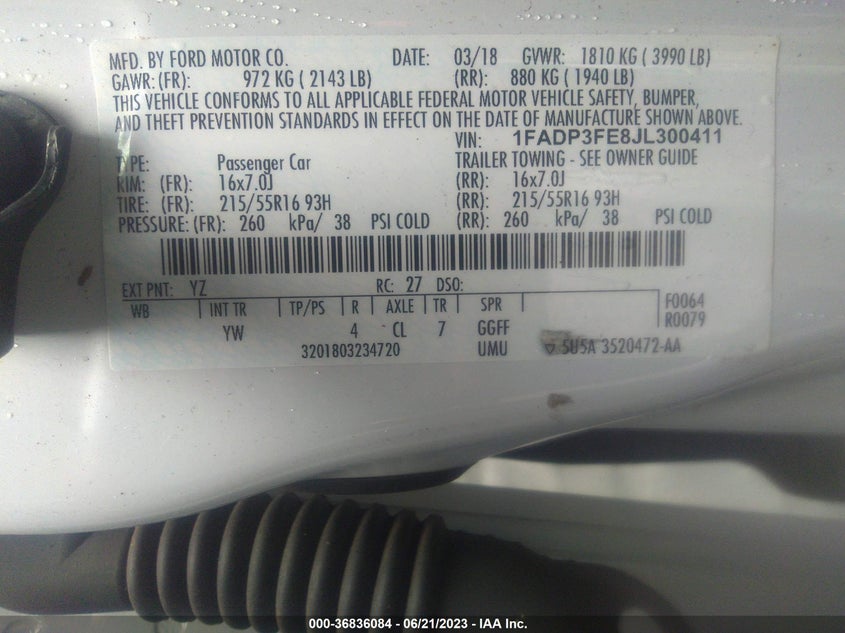 VIN 1FADP3FE8JL300411 2018 FORD FOCUS SE