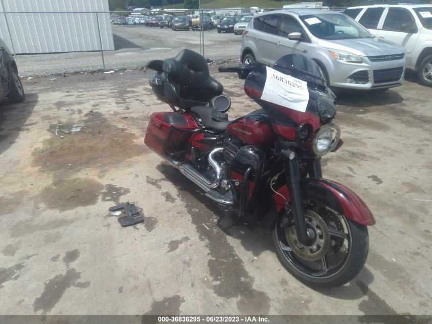 2017 HARLEY-DAVIDSON FLHXSE CVO STREET GLIDE - 1HD1PXF19HB952518