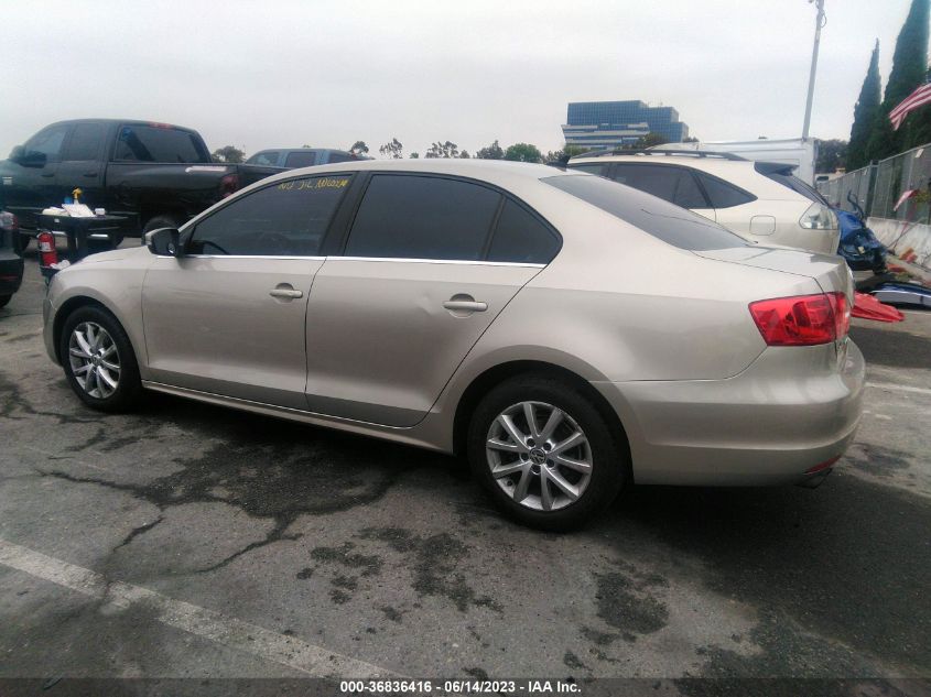 2014 VOLKSWAGEN JETTA SEDAN SE - 3VWD17AJ2EM256978