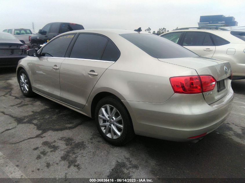 2014 VOLKSWAGEN JETTA SEDAN SE - 3VWD17AJ2EM256978