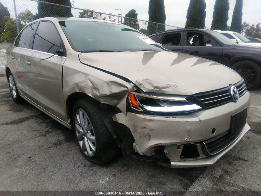 2014 VOLKSWAGEN JETTA SEDAN SE - 3VWD17AJ2EM256978