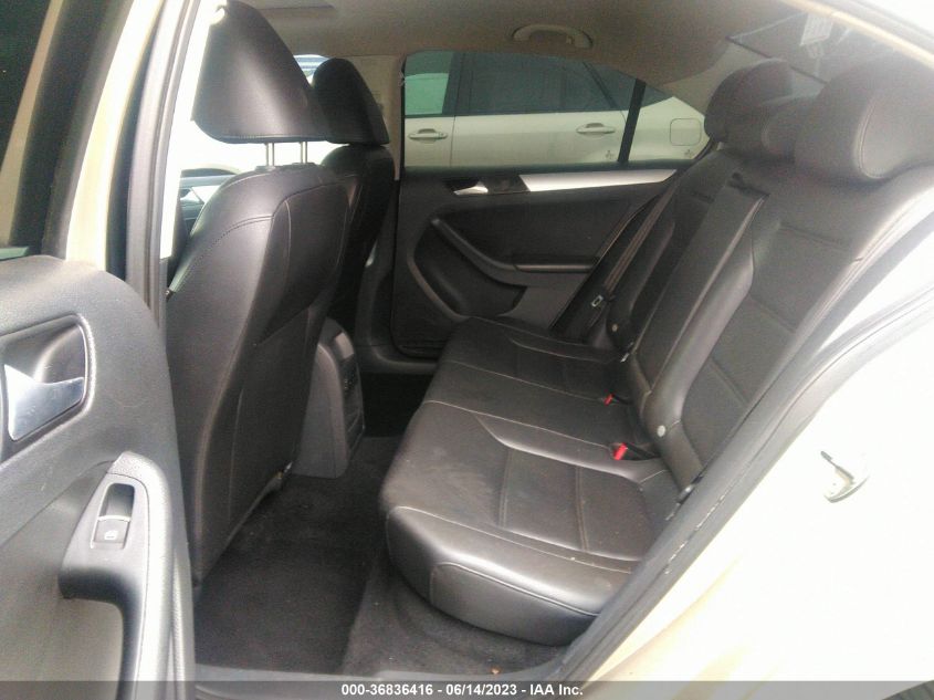 2014 VOLKSWAGEN JETTA SEDAN SE - 3VWD17AJ2EM256978