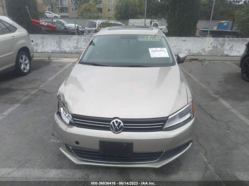 2014 VOLKSWAGEN JETTA SEDAN SE - 3VWD17AJ2EM256978