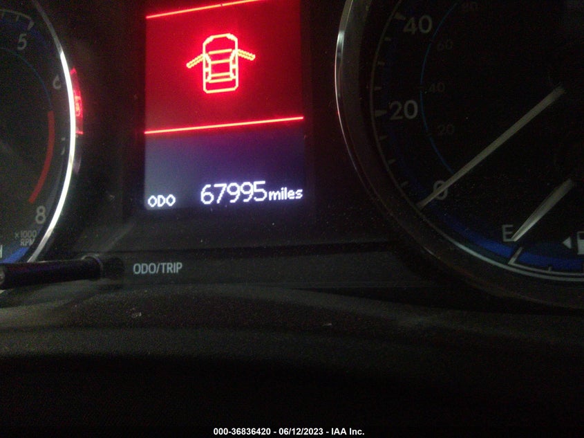 VIN 2T1BURHE4KC183235 2019 TOYOTA COROLLA LE