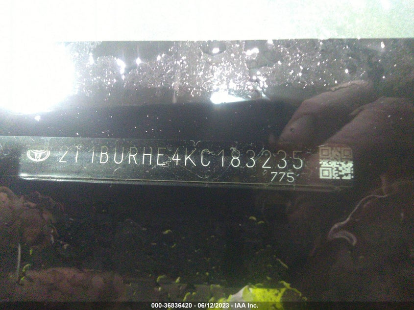 VIN 2T1BURHE4KC183235 2019 TOYOTA COROLLA LE