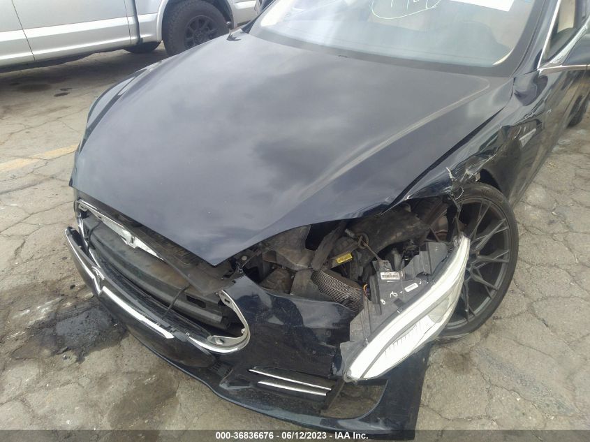 2014 TESLA MODEL S 60 KWH BATTERY/P85 - 5YJSA1H19EFT56394