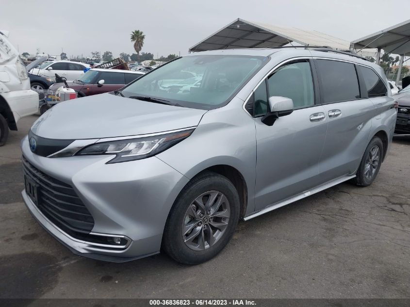 2022 TOYOTA SIENNA XLE - 5TDJRKEC6NS093927