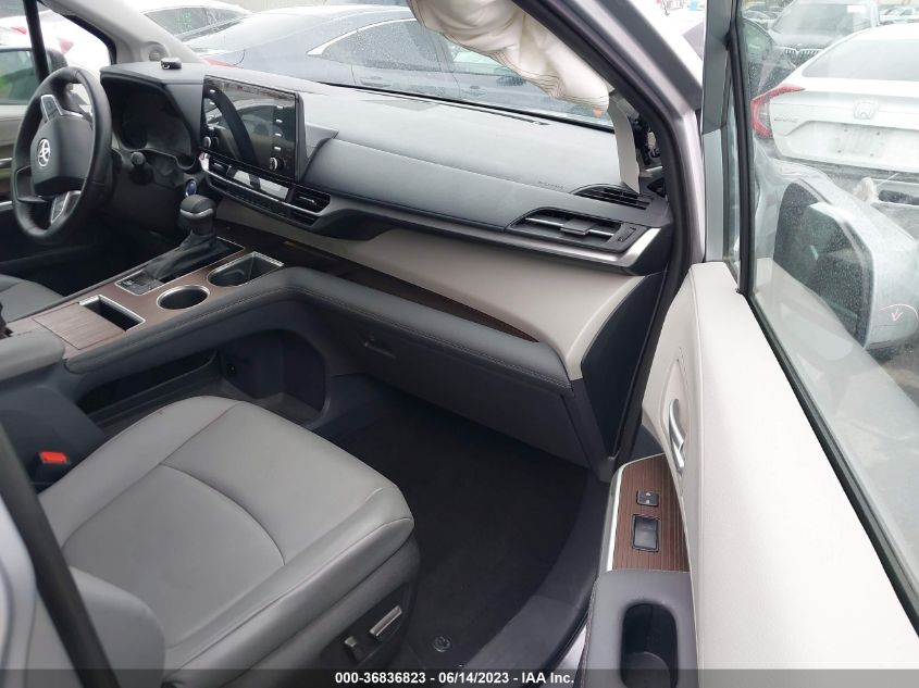 2022 TOYOTA SIENNA XLE - 5TDJRKEC6NS093927