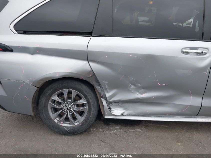 2022 TOYOTA SIENNA XLE - 5TDJRKEC6NS093927