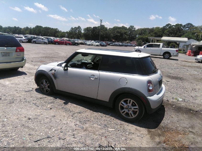 2013 MINI COOPER HARDTOP - WMWSU3C56DT686486