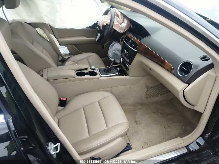 2014 MERCEDES-BENZ C-CLASS C 300 - WDDGF8AB0ER302294
