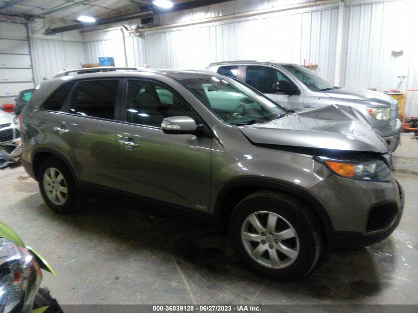 2013 KIA SORENTO LX - 5XYKTDA21DG311394