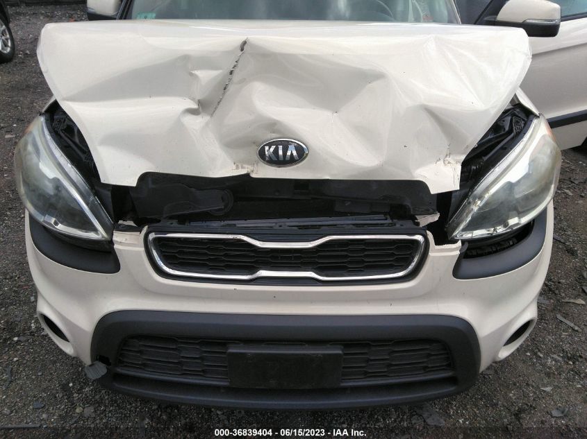 2013 KIA SOUL + - KNDJT2A62D7564367