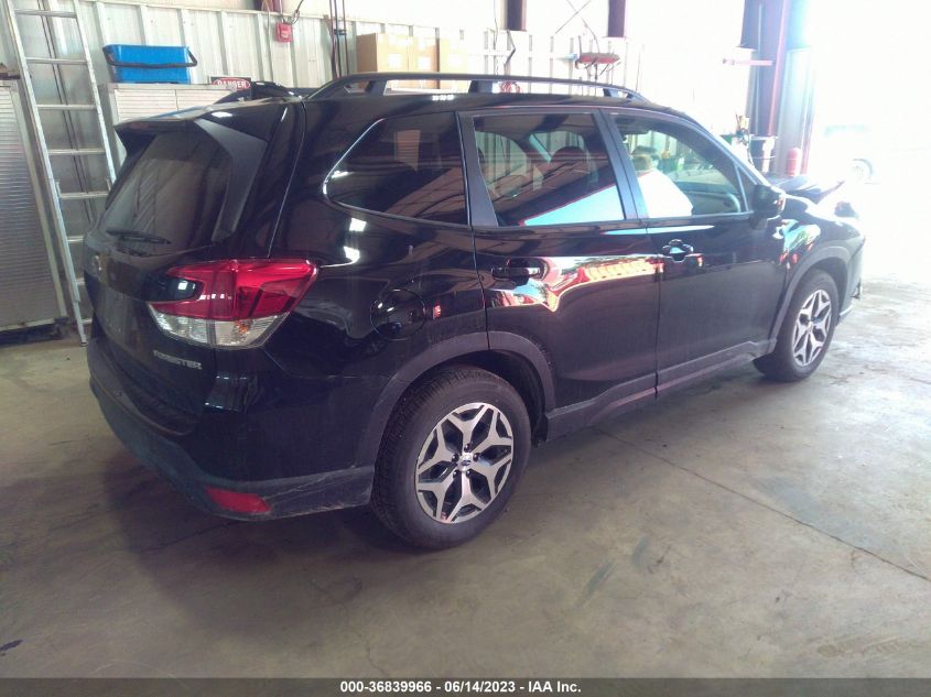 2022 SUBARU FORESTER PREMIUM - JF2SKAEC6NH499764