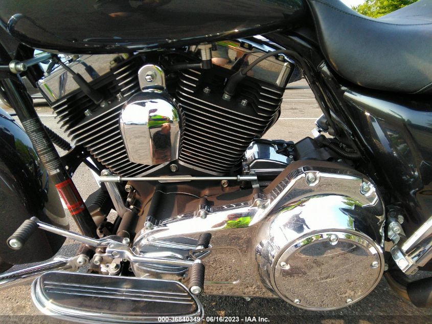 2009 HARLEY-DAVIDSON FLHX - 1HD1KB4139Y669096
