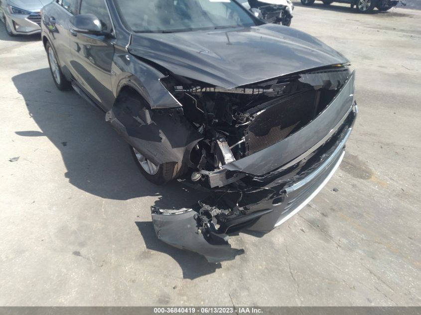 2017 INFINITI QX30 LUXURY SJKCH5CP3HA020550