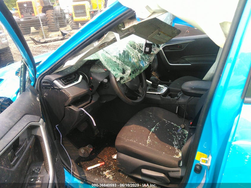 VIN 2T3H1RFV9KW043094 2019 TOYOTA RAV4 LE