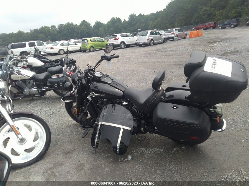 2019 HARLEY-DAVIDSON FLHCS 1HD1YBK27KB057602