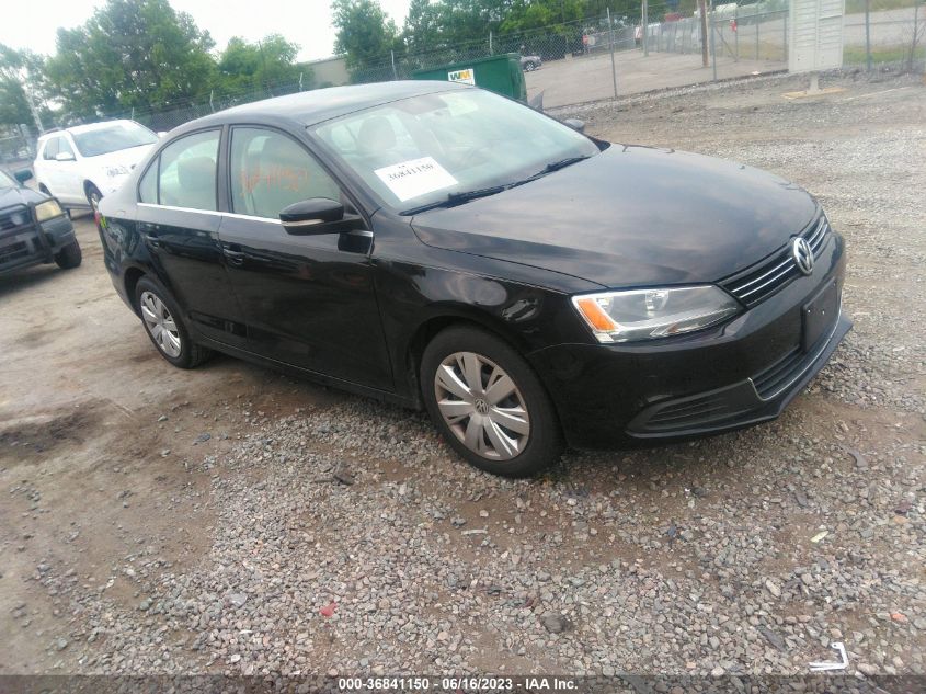 2013 VOLKSWAGEN JETTA SEDAN SE - 3VWDX7AJ3DM300080