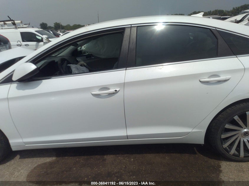VIN 5NPE24AFXHH594105 2017 HYUNDAI SONATA 2.4L