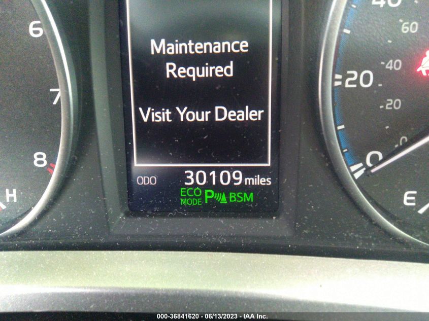 2018 TOYOTA RAV4 XLE/ADVENTURE - JTMRFREV1JD247052