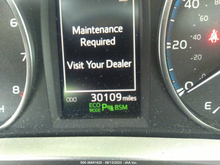 2018 TOYOTA RAV4 XLE/ADVENTURE - JTMRFREV1JD247052