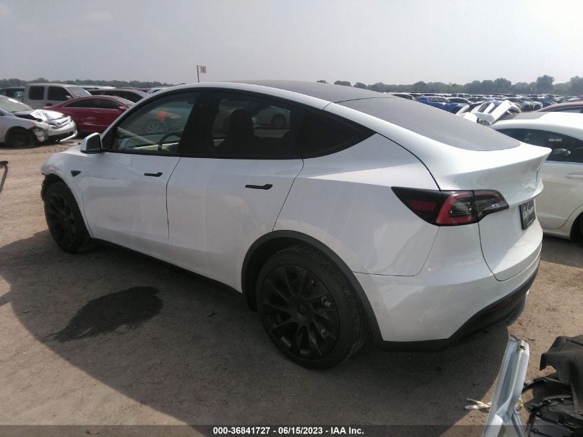 5YJYGDEE8LF038849 Tesla Model Y LONG RANGE 3