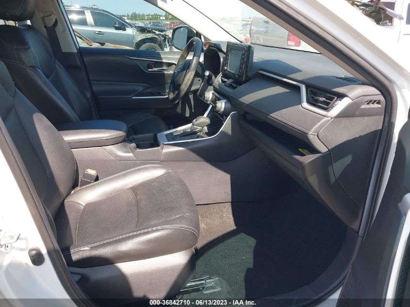 2020 TOYOTA RAV4 XLE - 2T3W1RFV5LW096822