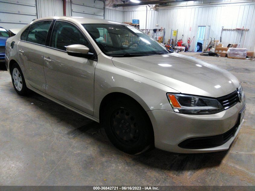 2014 VOLKSWAGEN JETTA SEDAN SE - 3VWD17AJ9EM283921