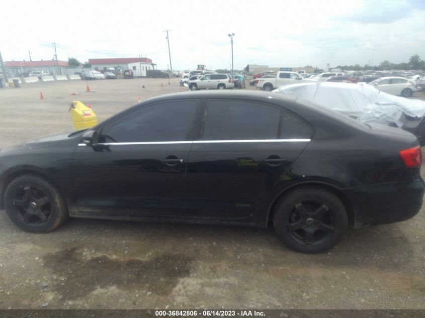 2013 VOLKSWAGEN JETTA SEDAN SE - 3VWDX7AJXDM405831