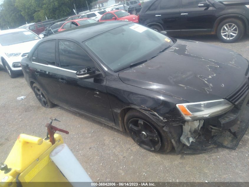 2013 VOLKSWAGEN JETTA SEDAN SE - 3VWDX7AJXDM405831