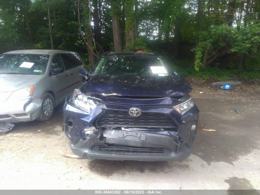2019 TOYOTA RAV4 XLE - JTMP1RFV8KJ001820