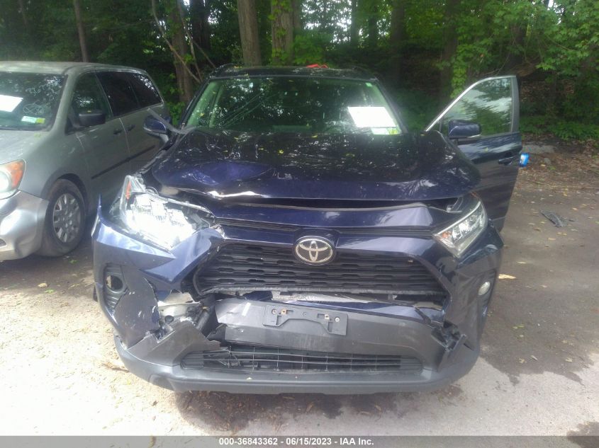 2019 TOYOTA RAV4 XLE - JTMP1RFV8KJ001820