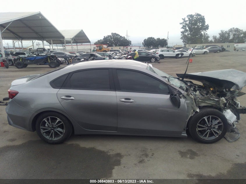 VIN 3KPF24AD0NE503068 2022 KIA FORTE LXS