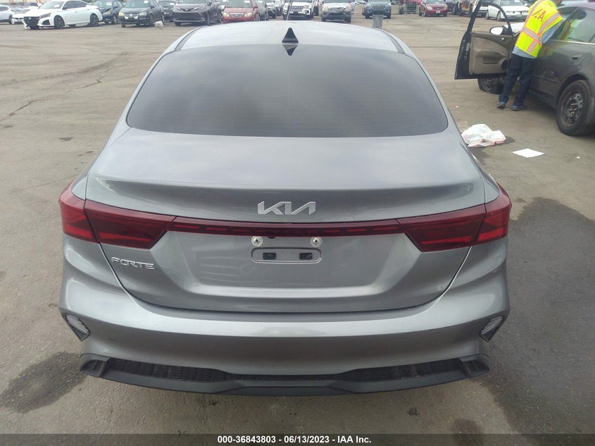 VIN 3KPF24AD0NE503068 2022 KIA FORTE LXS