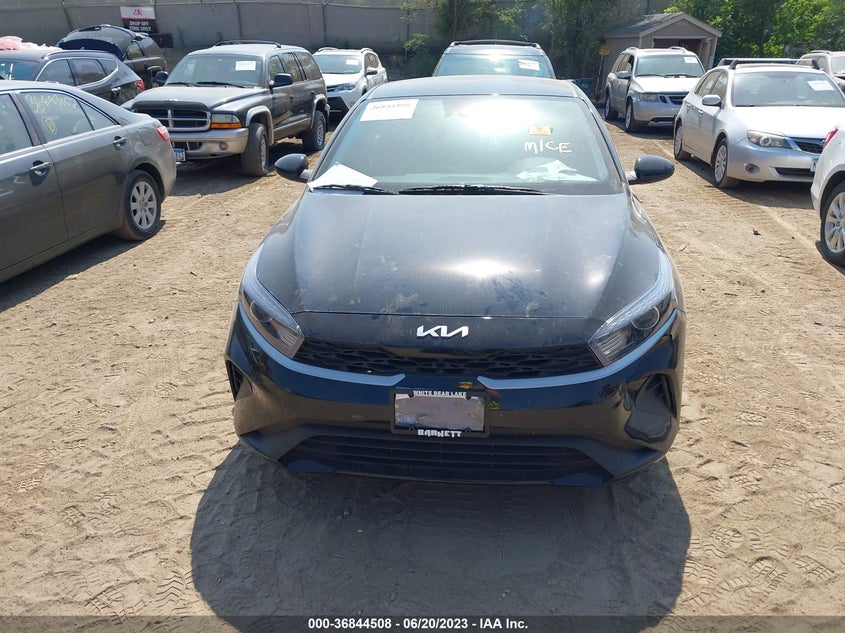 VIN 3KPF24AD5PE520693 2023 KIA FORTE LX