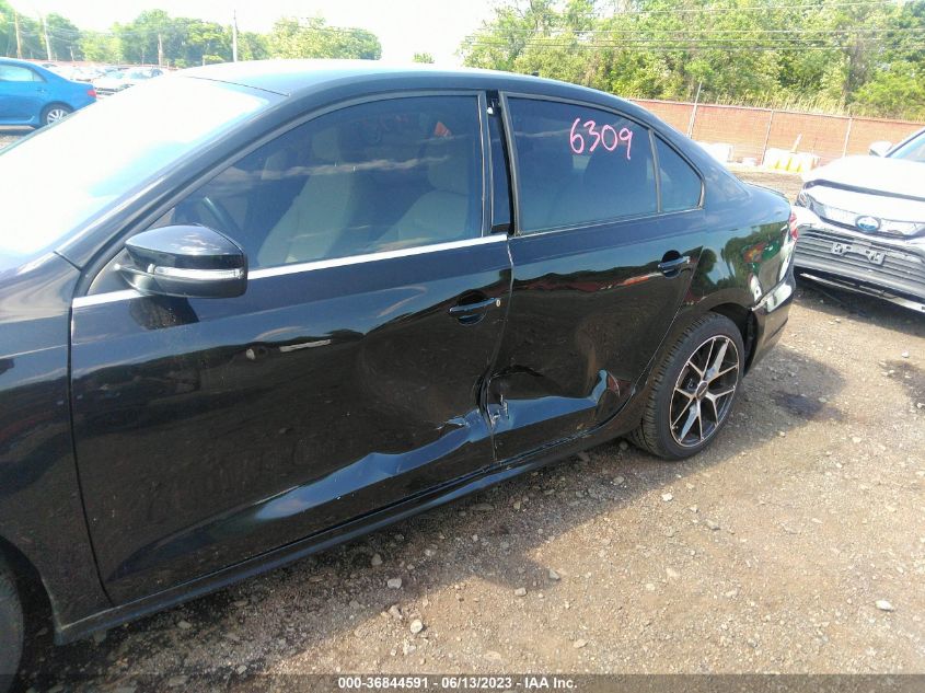 2014 VOLKSWAGEN JETTA SEDAN SE W/CONNECTIVITY - 3VWD17AJ7EM411069