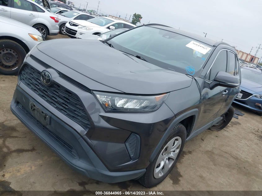VIN JTMK1RFV8KJ015498 2019 TOYOTA RAV4 LE