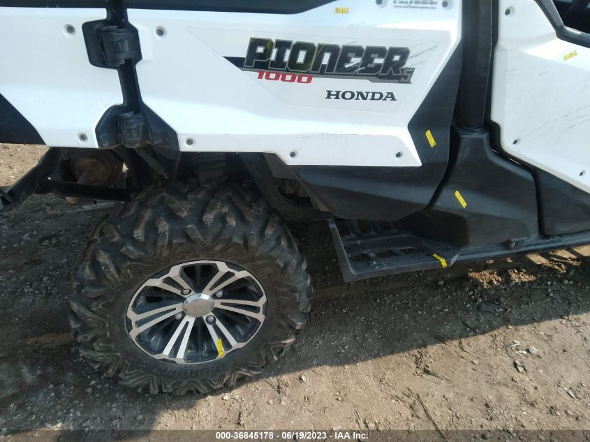 2016 HONDA SXS1000 M5 1HFVE0429G4003295