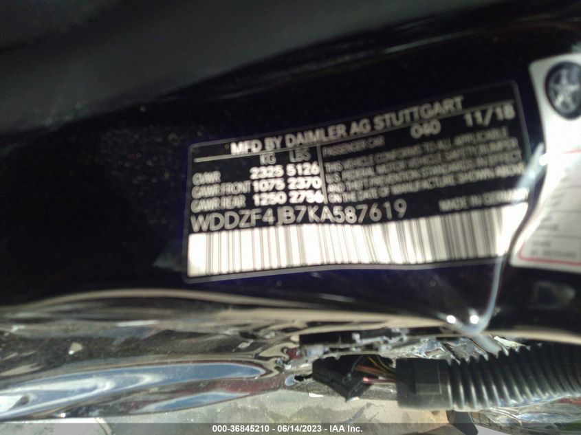 2019 MERCEDES-BENZ E-CLASS E 300 - WDDZF4JB7KA587619