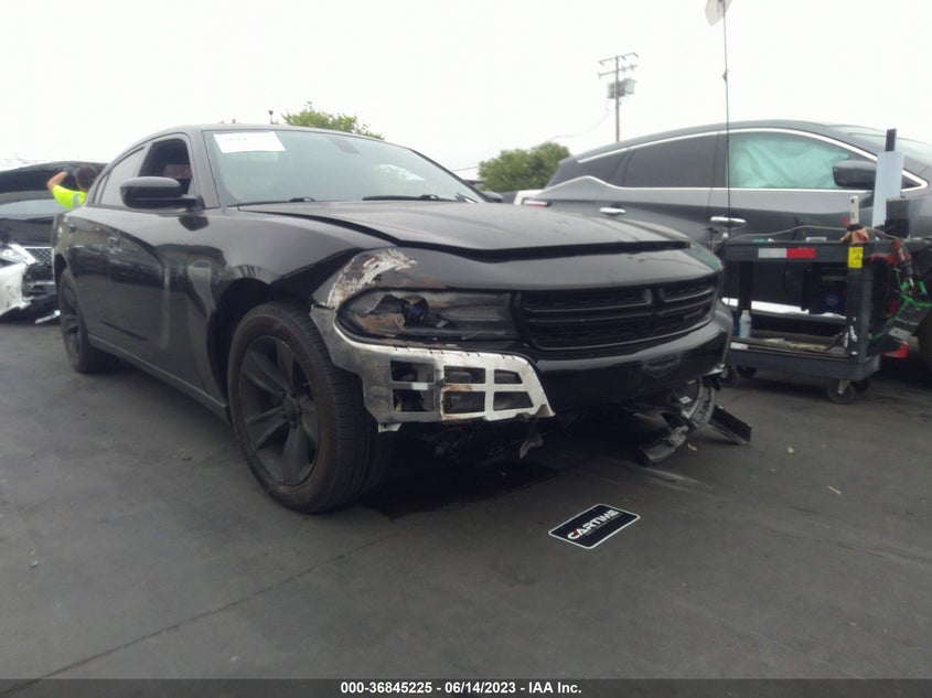 VIN 2C3CDXHG8JH125728 2018 DODGE CHARGER SXT PLUS