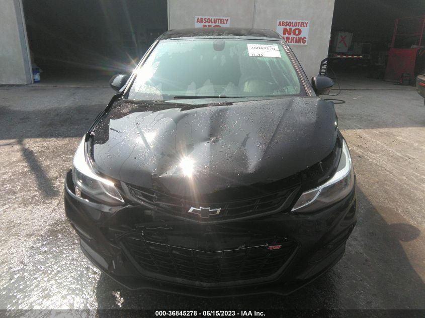 2018 CHEVROLET CRUZE LT - 1G1BE5SM0J7117618