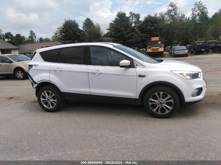 2017 FORD ESCAPE SE - 1FMCU9GD6HUC16501